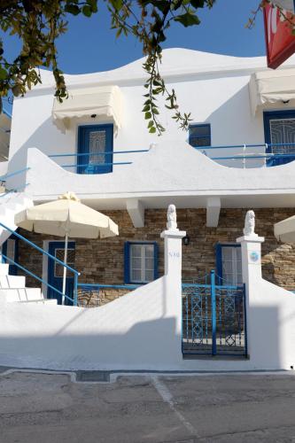 Mariannas Rooms in Milos, Greece