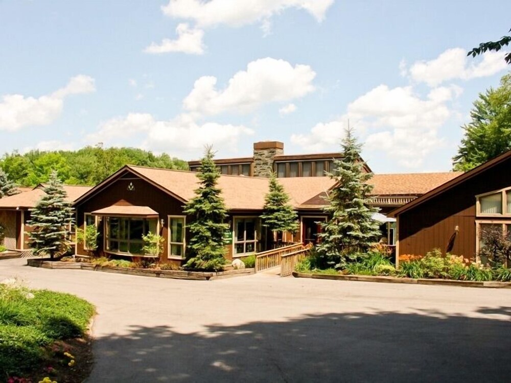 The Biggest Loser Resort Niagara in Buffalo, United States