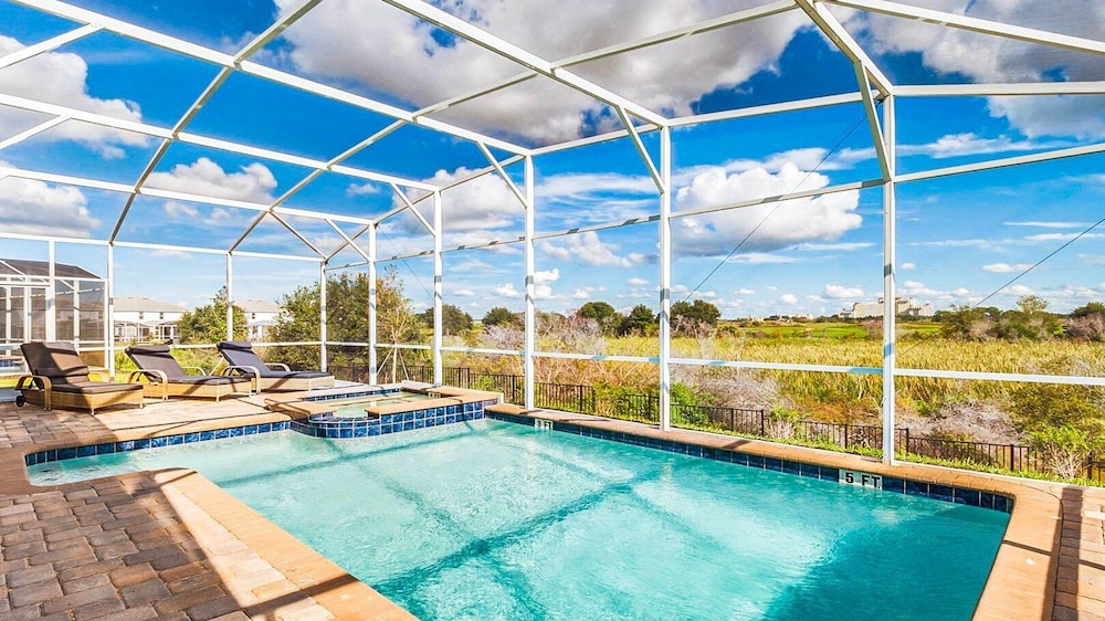 Spacious Resort Home: Pool Theater & More - photo 26