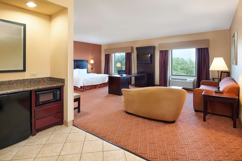 Hampton Inn & Suites Austin South Buda - photo 9