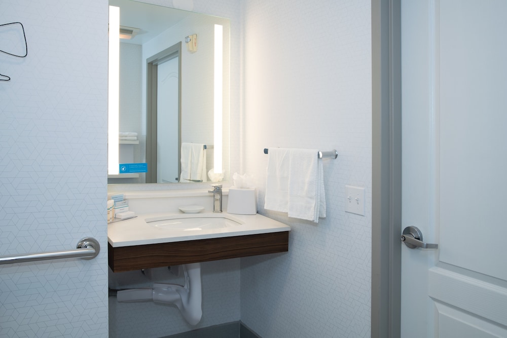 Hampton Inn & Suites Los Angeles Sherman Oaks - photo 36