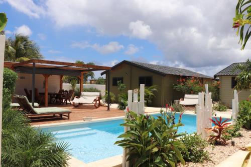 Woodz Bonaire — 4-Star Luxury Hotel in Kralendijk, Bonaire, Sint Eustatius and Saba