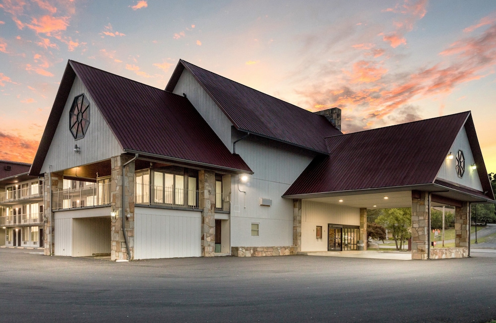 Red Roof Inn Dandridge - photo 3