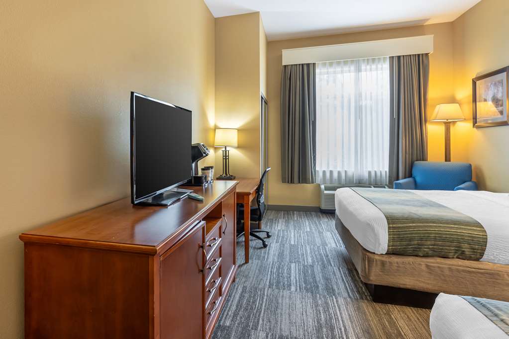 Best Western Plus University Park Inn & Suites - photo 14