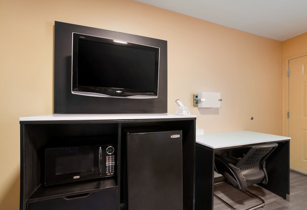 The Jewel Motel - photo 13