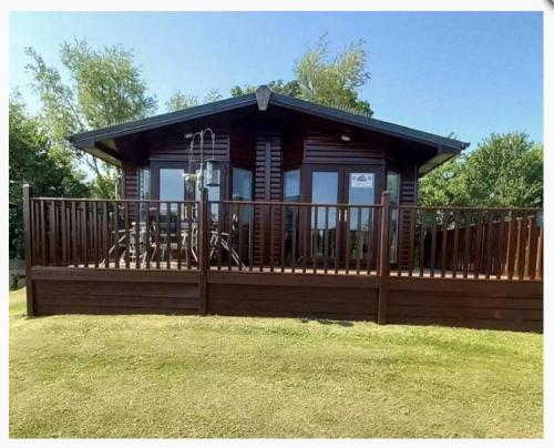 Lodge Retreat 8 Haggerston Castle — 4-Star Luxury Hotel in Berwick-Upon-Tweed, United Kingdom