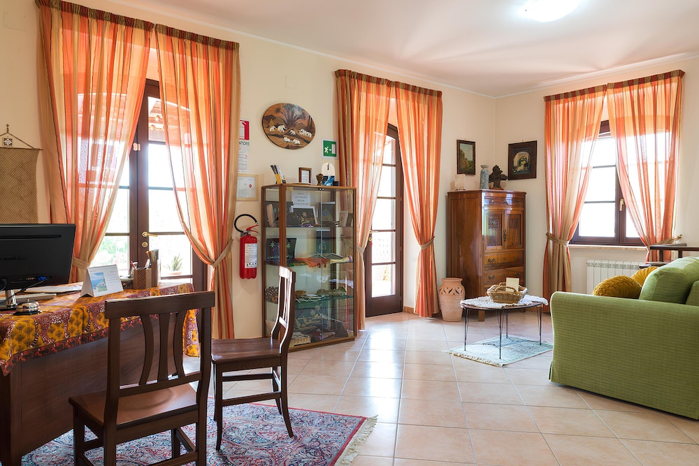B&B Hibiscus — 4-Star Luxury Hotel in Agropoli, Italy