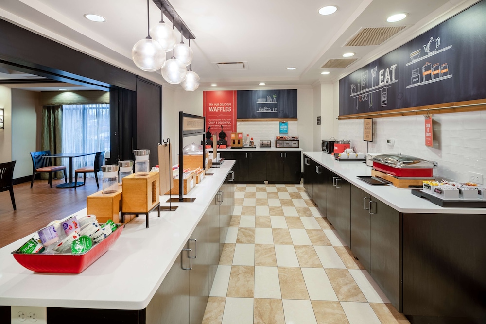 Hampton Inn Covington GA - photo 26