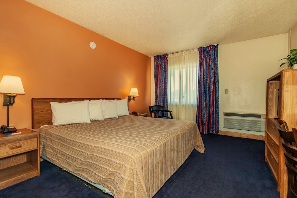 Americas Best Value Inn Austinburg - photo 10