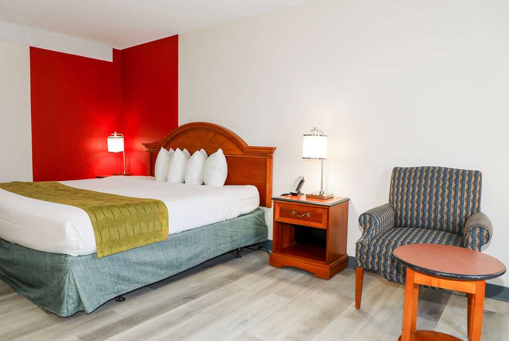 Ramada by Wyndham Cumberland Downtown - photo 24