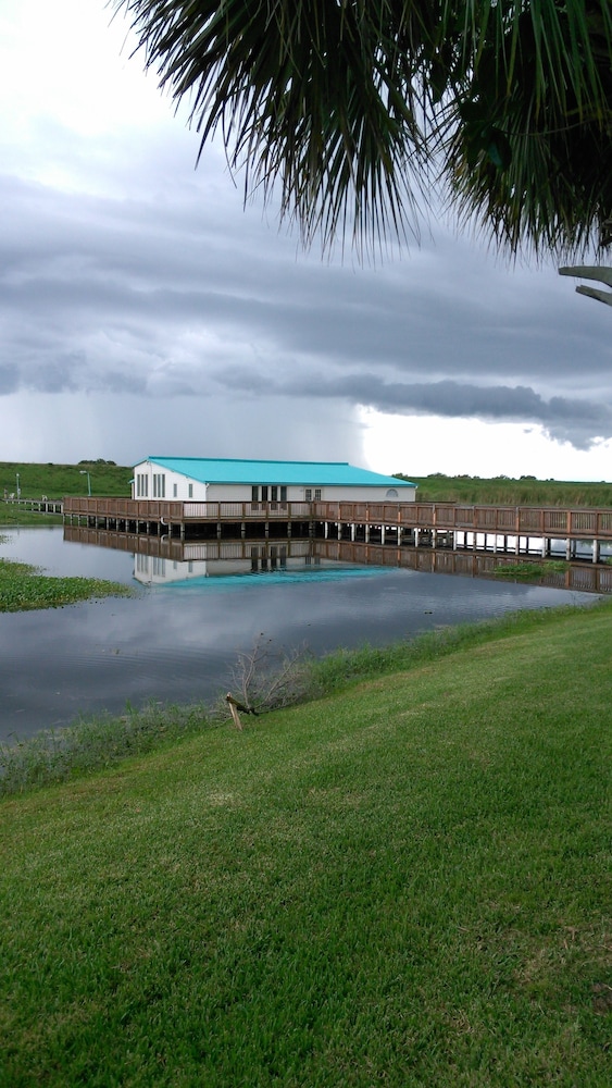 Days Inn & Suites by Wyndham Lake Okeechobee - photo 52