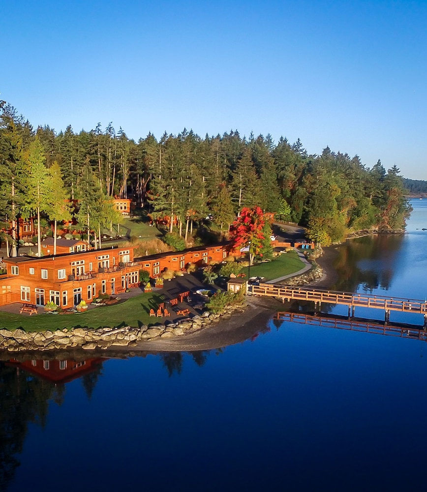 Snug Harbor Resort - carbon neutral hotel in Friday Harbor