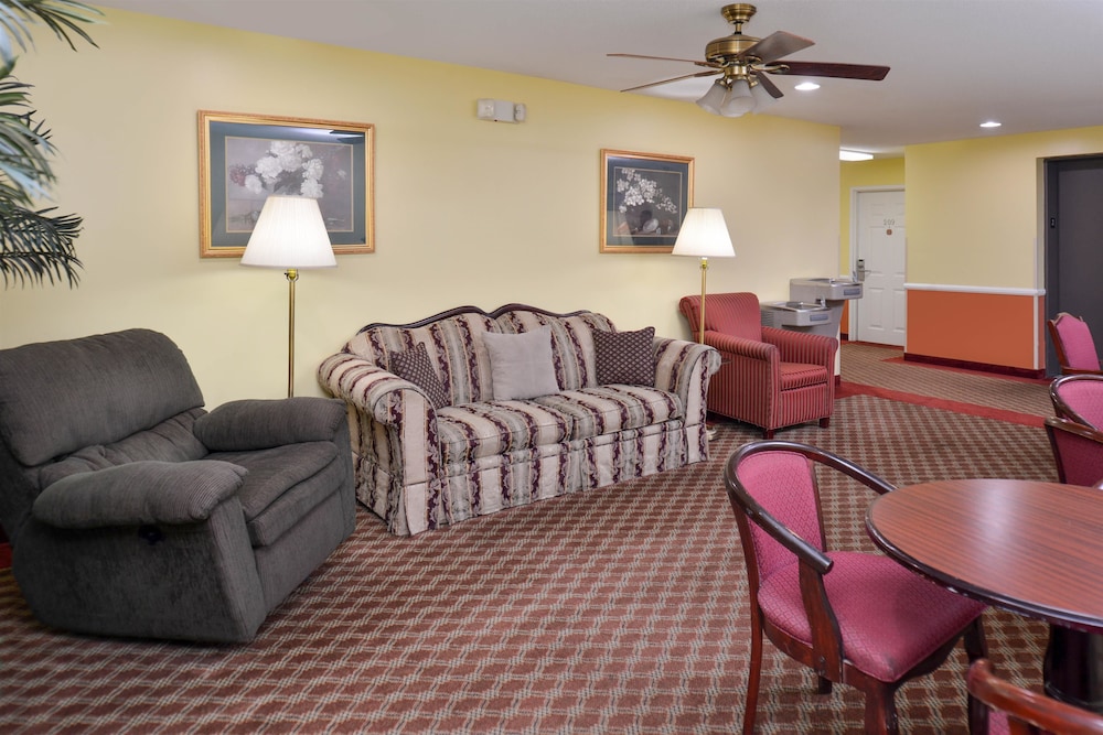 Douglas Inn And Suites - photo 13
