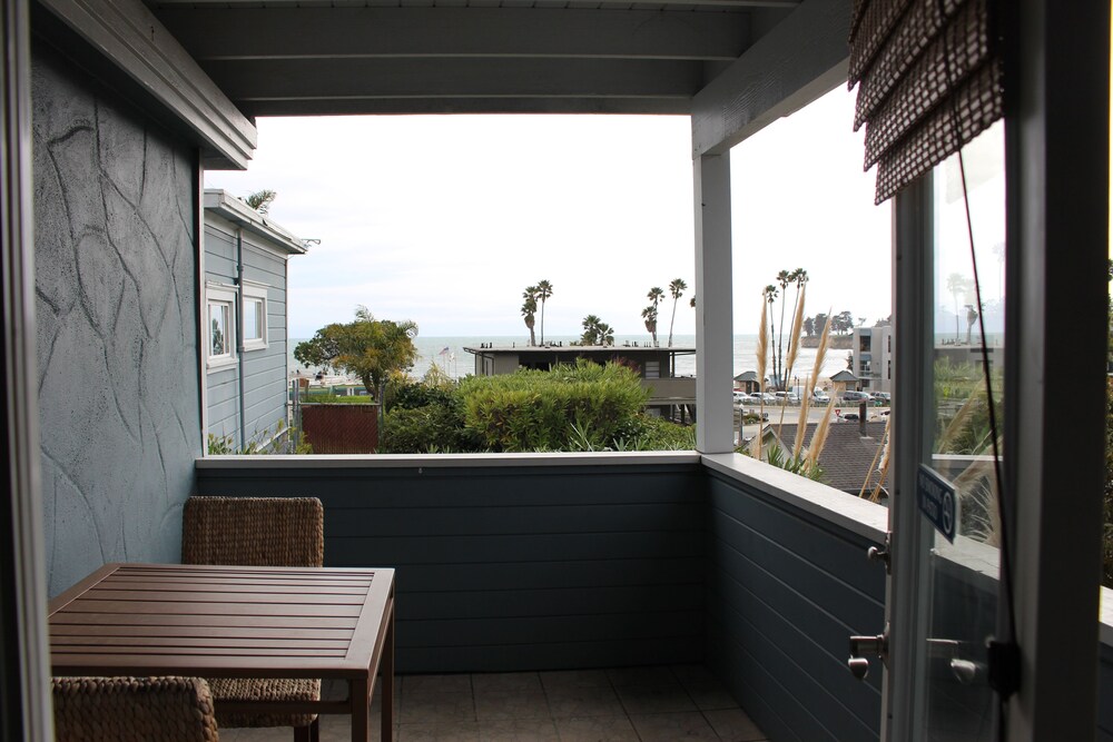 Edgewater Beach Inn - photo 46