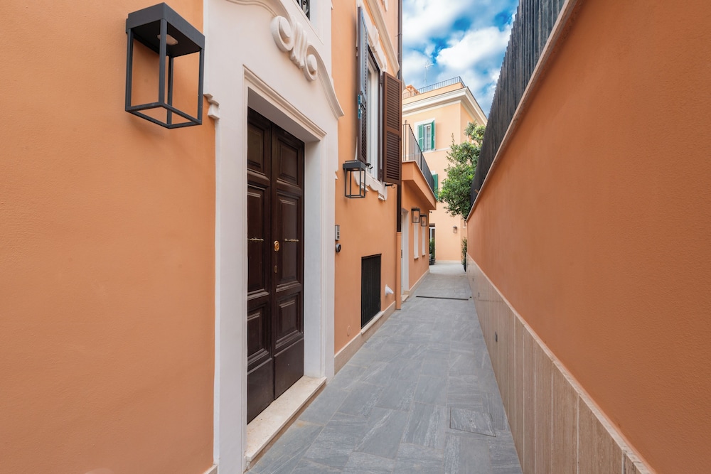 Major House Luxury Apartments in Rome by Hostand — 4-Star Luxury Hotel in Rome, Italy