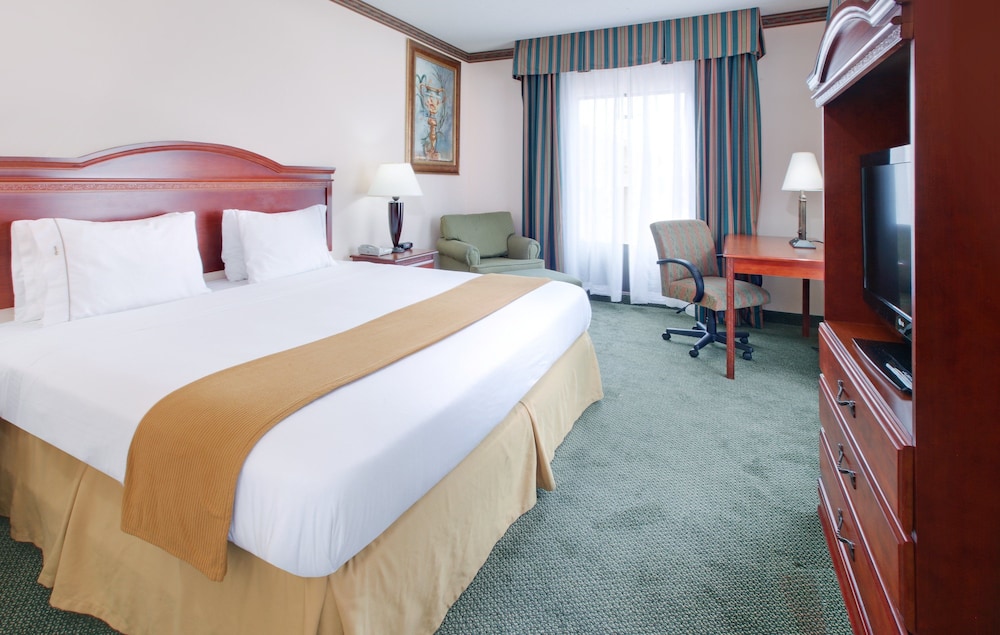 Holiday Inn Express Hotel & Suites Cleveland - photo 9