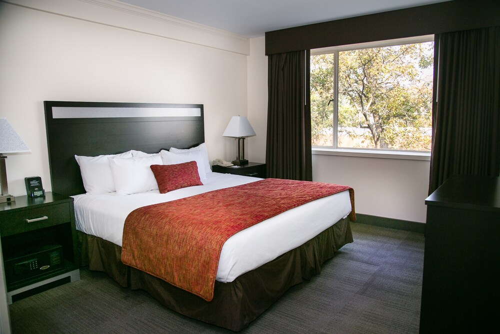 The University of Georgia Center for Continuing Education & Hotel - photo 13