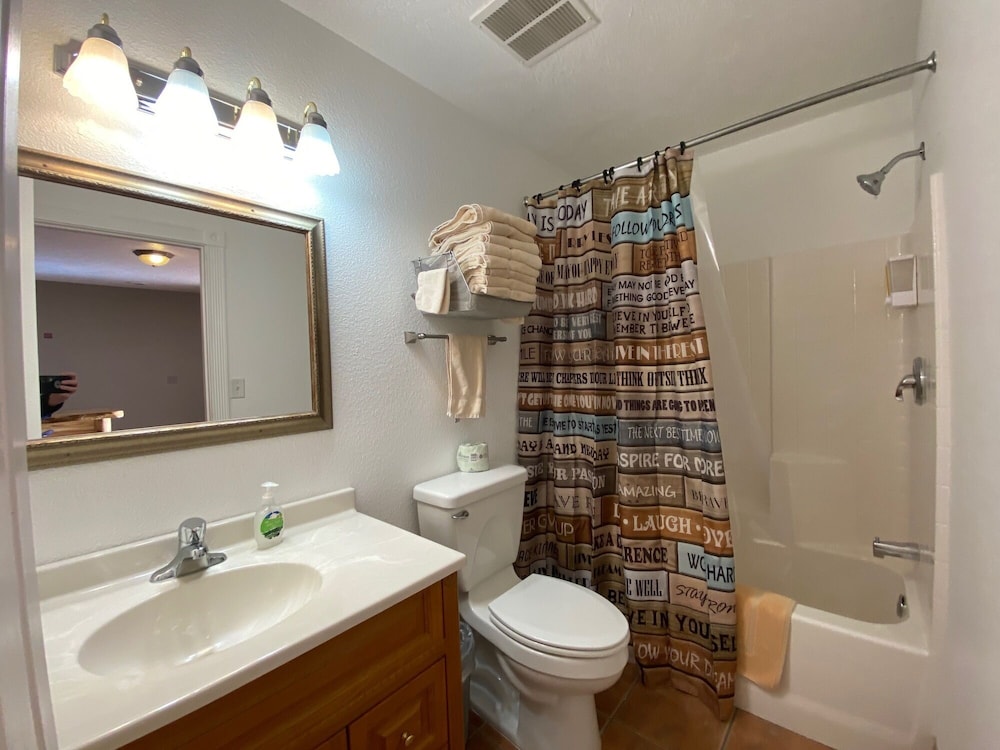 The Snuggle Inn - photo 70