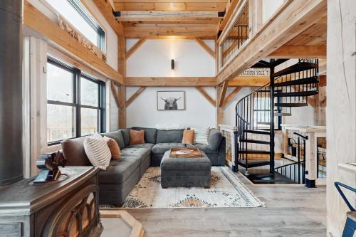 Timber Riverhouse - carbon neutral hotel in Unknown City