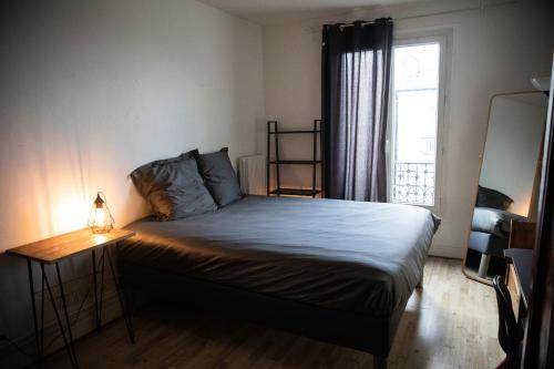 Paris Flea Market Comfy Flat in Saint-Ouen, France