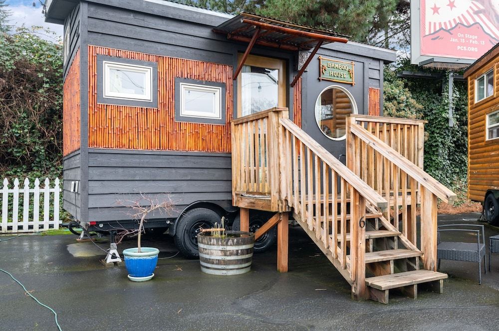 Tiny Digs Hotel of Tiny Houses - photo 102