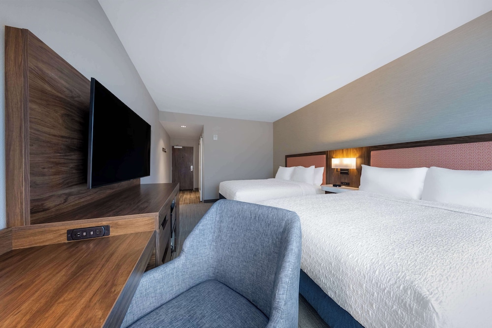 Hampton Inn by Hilton Kansas City Southeast - photo 11