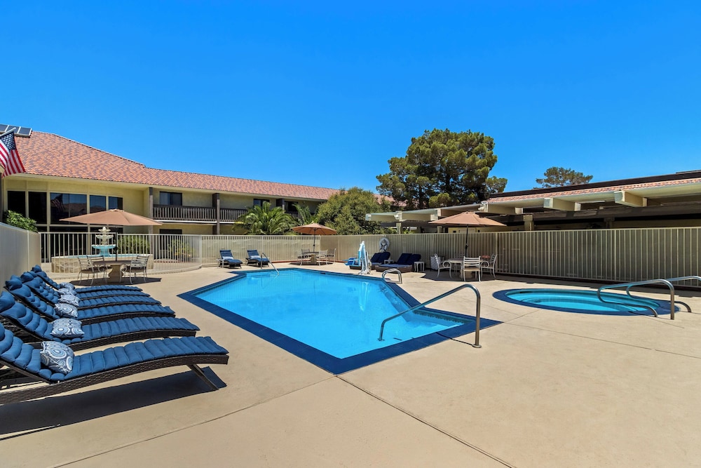 Red Roof Inn Ridgecrest - photo 34