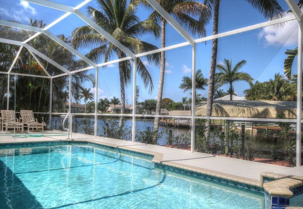 American Dream by 123cape VR — 4-Star Luxury Hotel in Cape Coral, United States