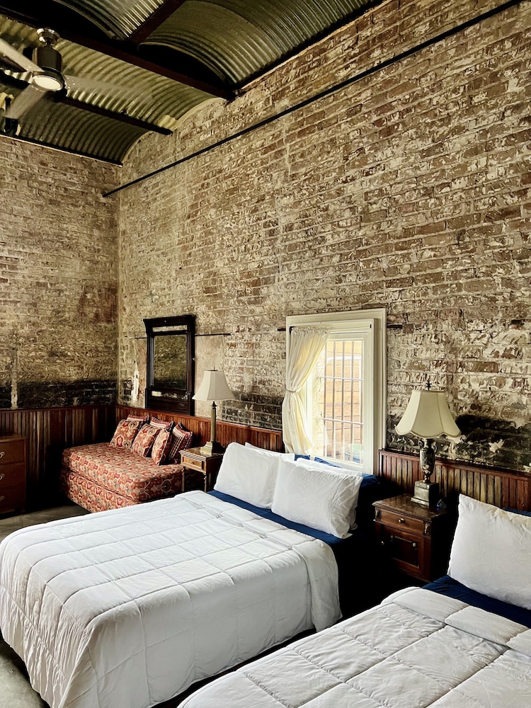 Inn at the Old Jail - photo 26