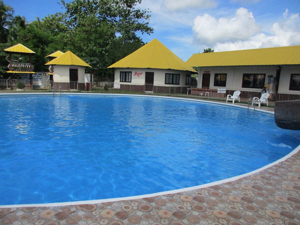 Tmi Resort - carbon neutral hotel in Ipil