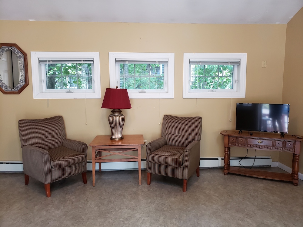 Weirs Beach Motel and Cottages - photo 35