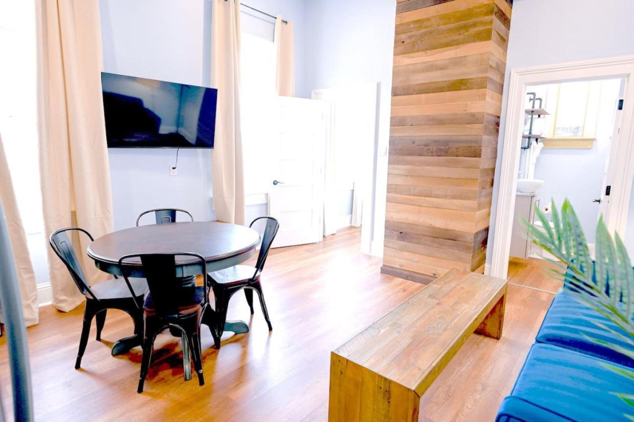 Governors Apartment 2 bedroom Steps to FQ — 4-Star Luxury Hotel in New Orleans, United States