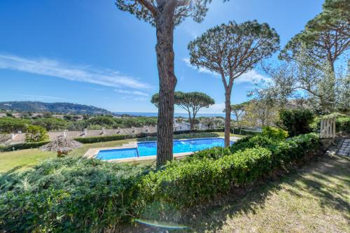 Mediterraneo Classy Apartment Private Garden — 4-Star Luxury Hotel in Palafrugell, Spain