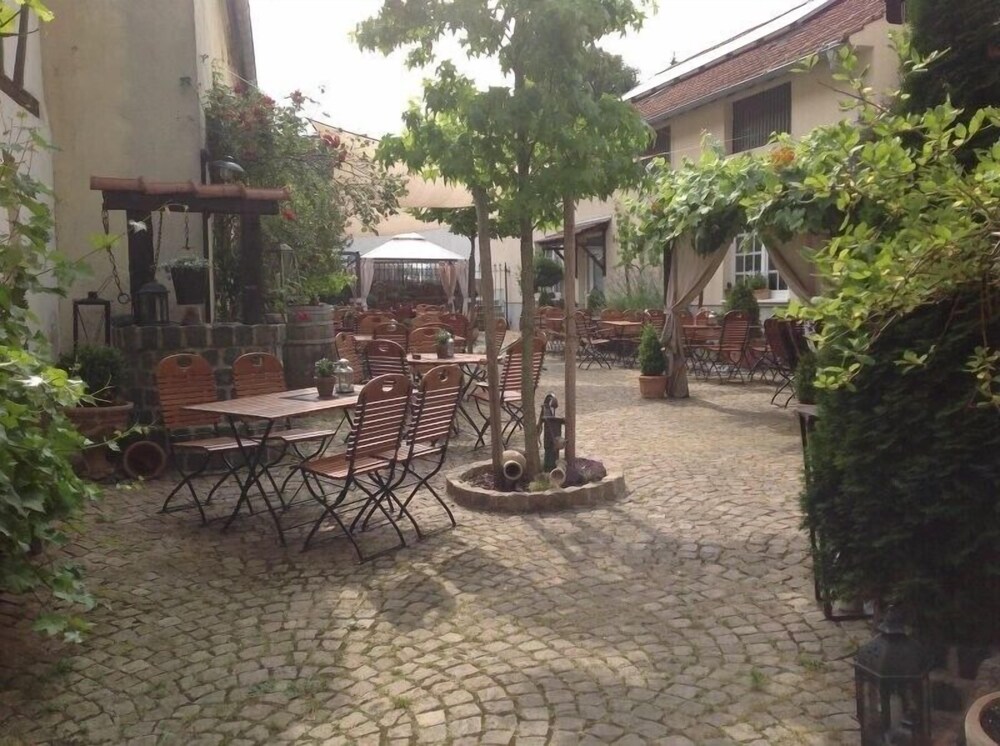 Hotel Restaurant Alter Hof — hotel in Hofheim Am Taunus