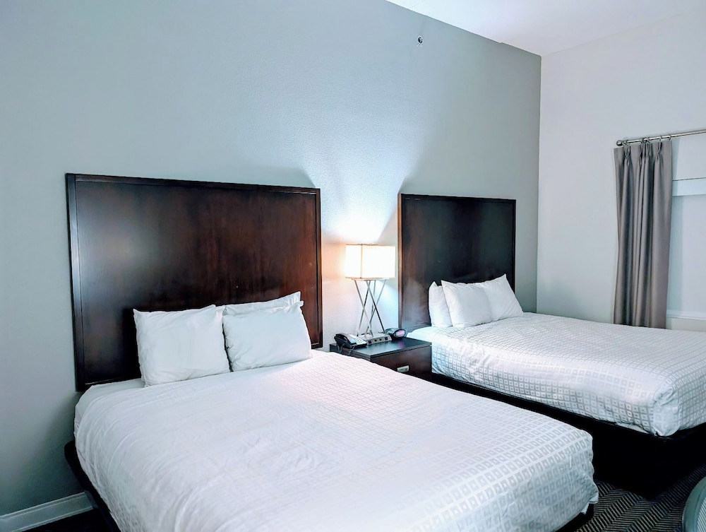 Best Western Plus Columbus North Ft. Moor - photo 10