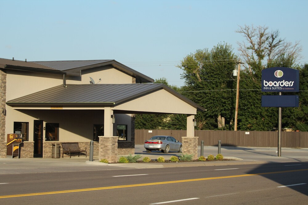Boarders Inn & Suites by Cobblestone Hotels Syracuse - carbon neutral hotel in Syracuse