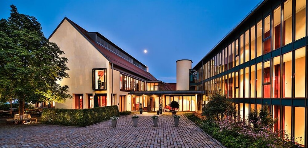 Hotel Oberschwaebischer Hof — 4-Star Luxury Hotel in Schwendi, Germany