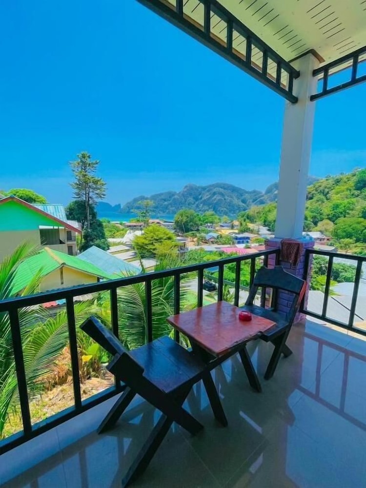 View Garden Resort in Phi Phi Don, Thailand