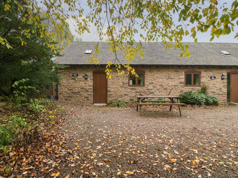 Honeysuckle Cottage — 4-Star Luxury Hotel in Worcester, United Kingdom
