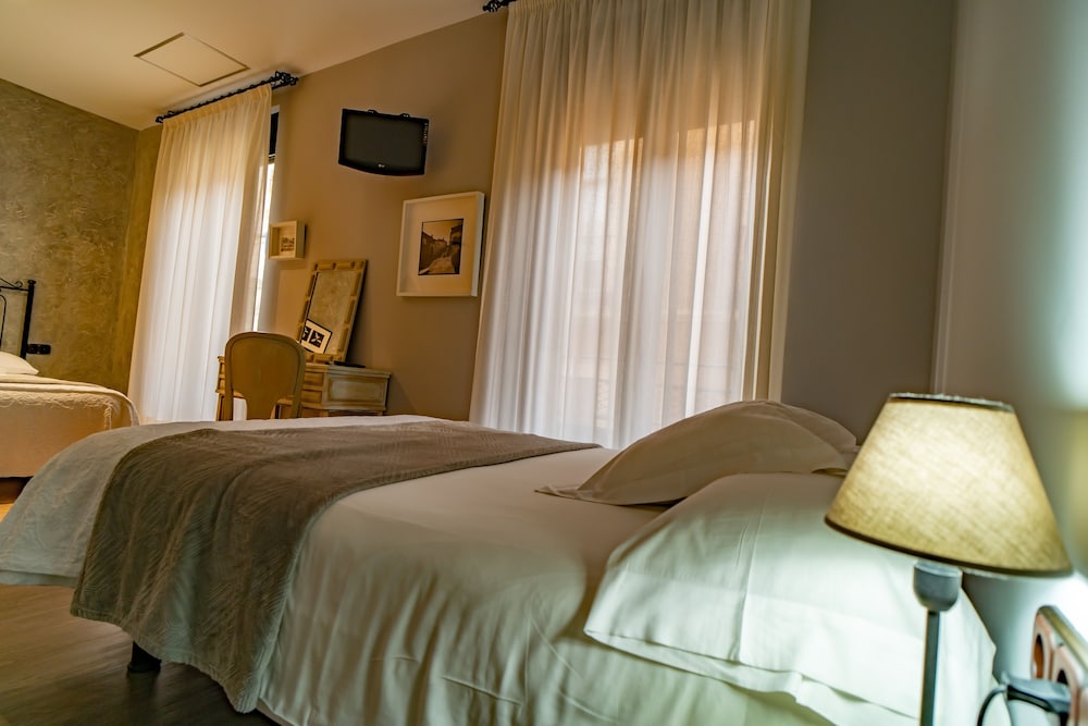 Hotel Alfonso IX — hotel in Caceres