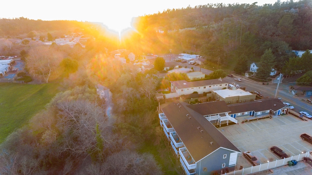 Creekside Inn - photo 37