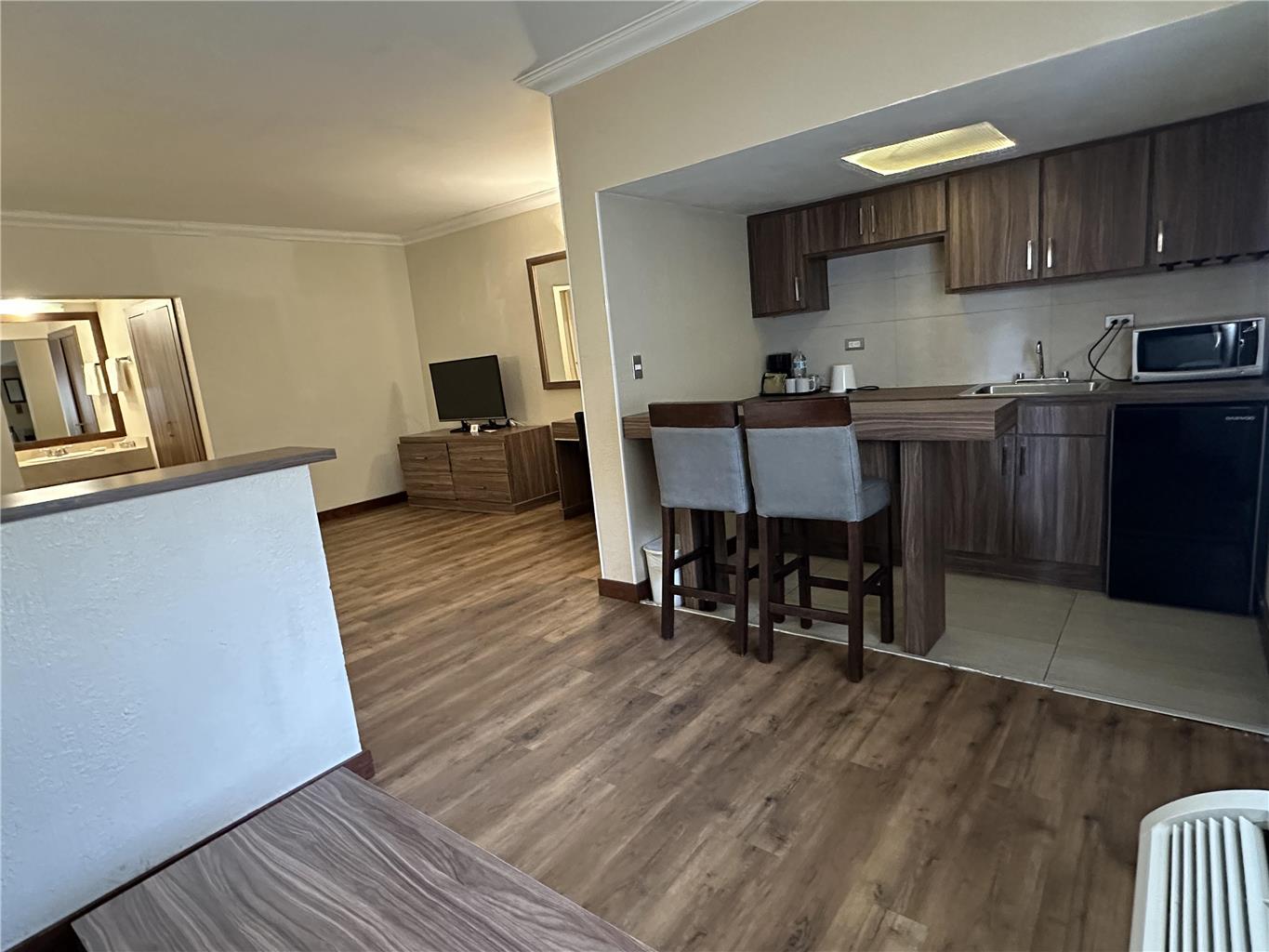Our junior suite with kitchenette is fully equipped so you can have a worry-free vacation!