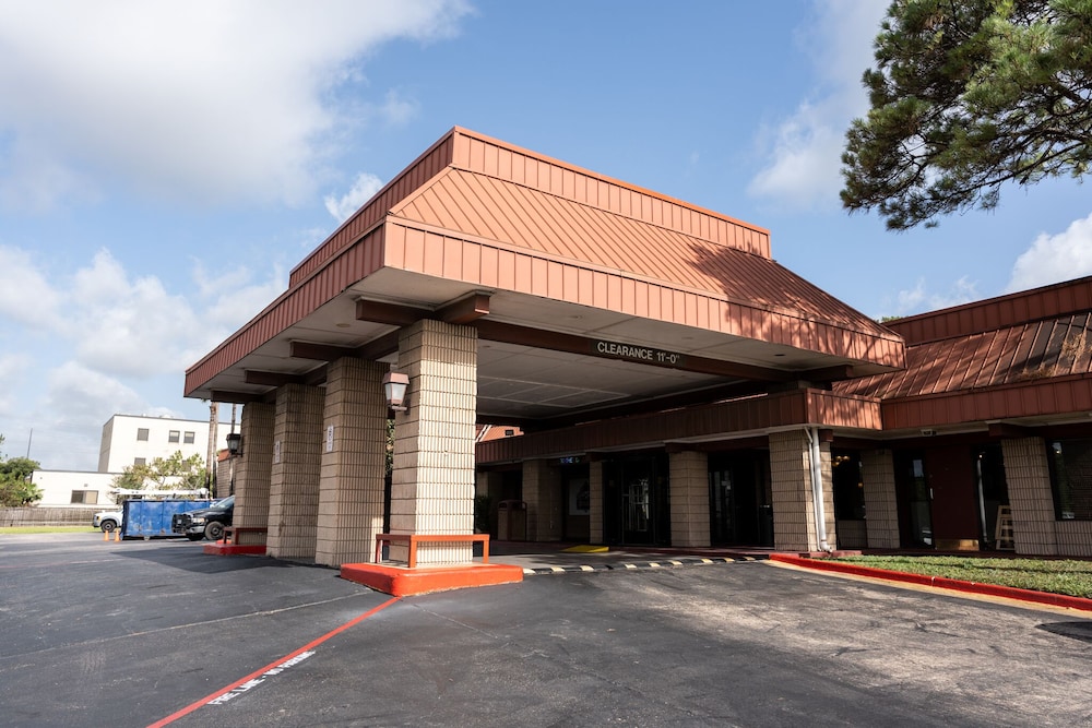GreenTree Hotel and Extended Stay Channelview I 10 - photo 35