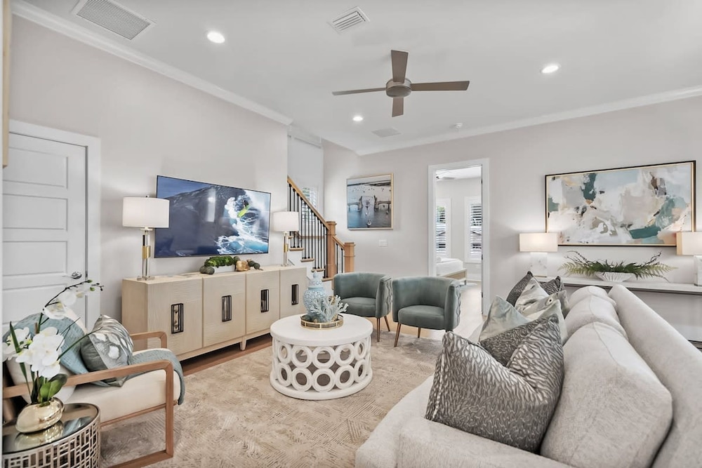 Steps to Ice Plant in Historic St Aug Upscale in Saint Augustine, United States