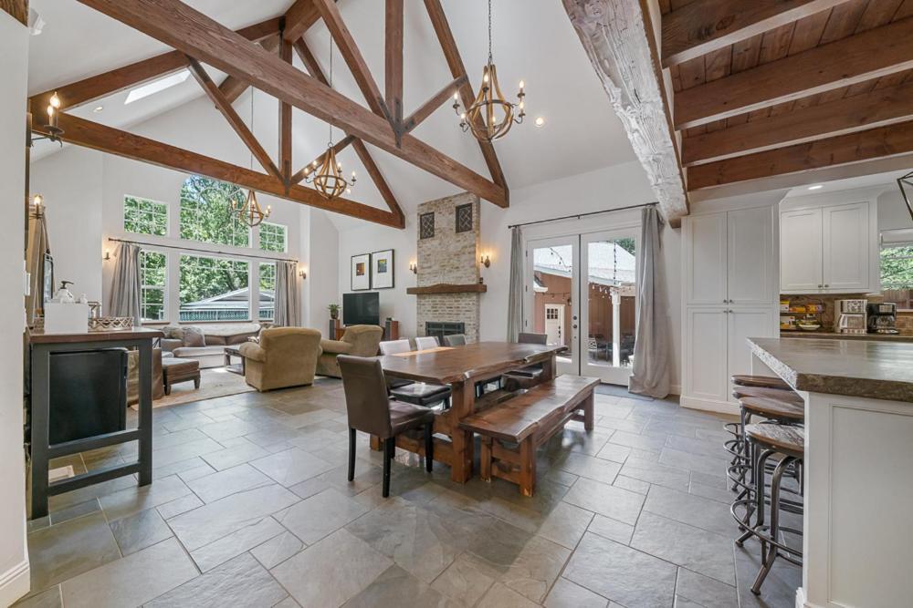 Yellowdog Inn in Arnold, United States