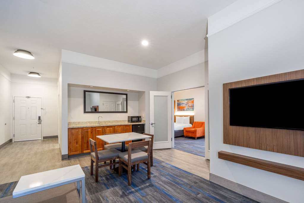 La Quinta Inn & Suites by Wyndham St. George - photo 30