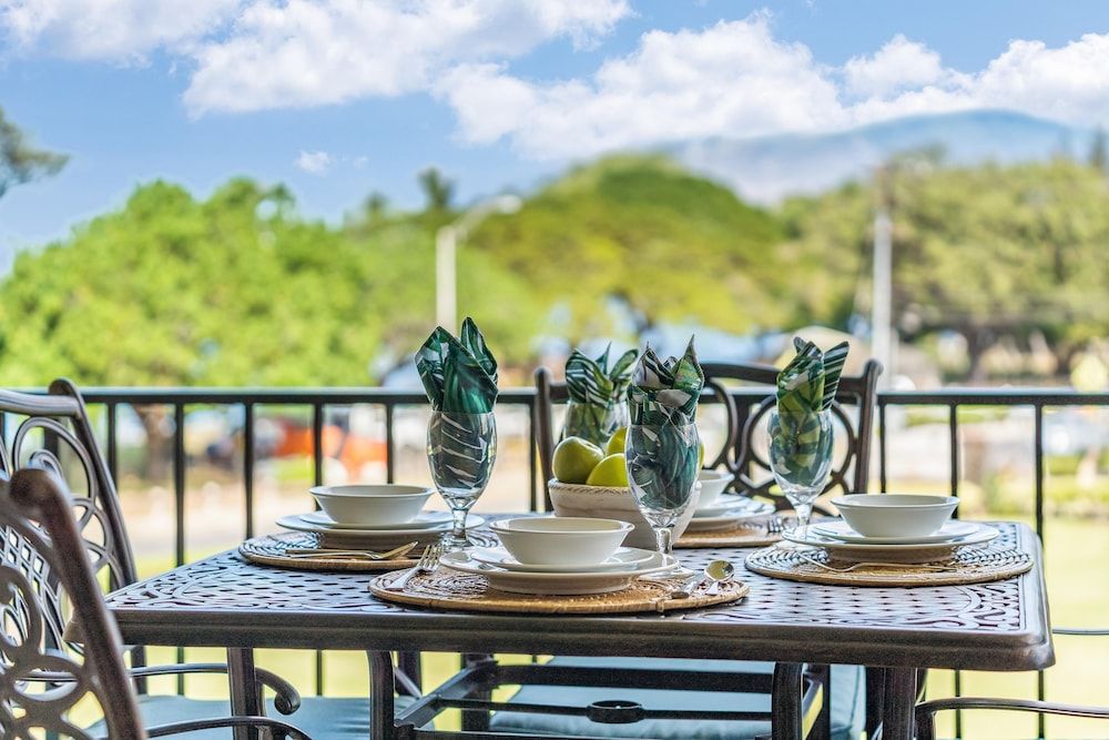 Kamaole Sands 4413 KAS 4413 Remodeled 2BD Beach Retreat Across — hotel in Wailea