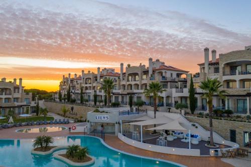 Vilamoura Pine Hills Luxury Apartment — 4-Star Luxury Hotel in Quarteira, Portugal