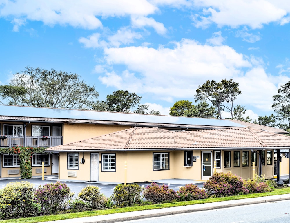 Aura Inn Monterey - photo 108