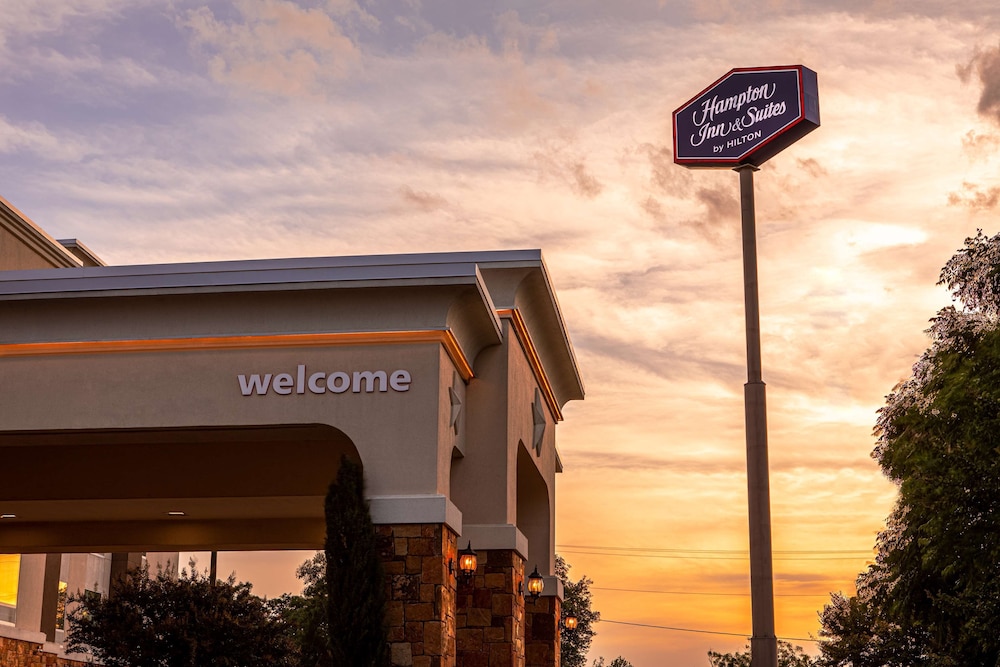 Hampton Inn & Suites Boerne - photo 56
